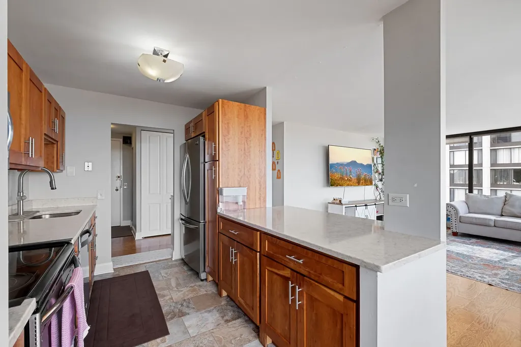 5445 North Sheridan Road Chicago IL 60640