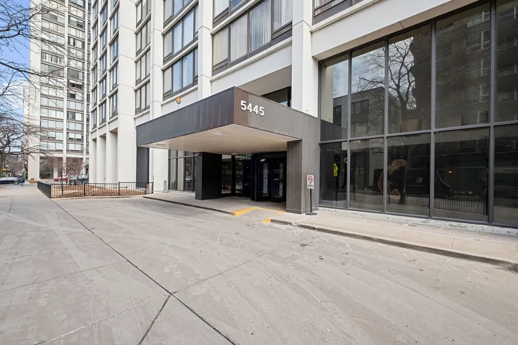 5445 North Sheridan Road Chicago IL 60640