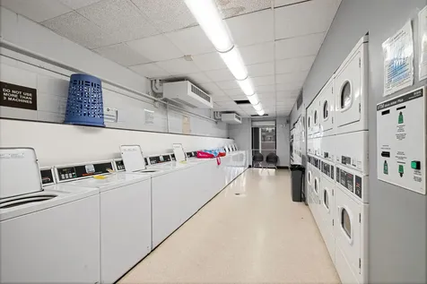 5445 North Sheridan Road Chicago IL 60640