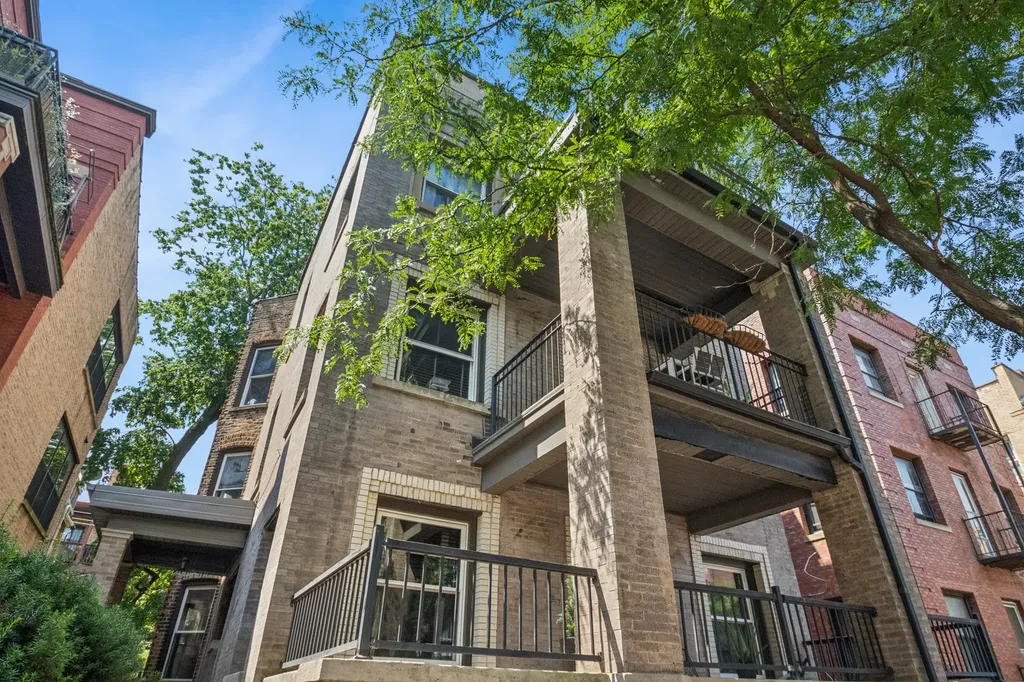 817 West Lawrence Avenue Chicago IL 60640
