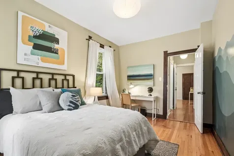 817 West Lawrence Avenue Chicago IL 60640