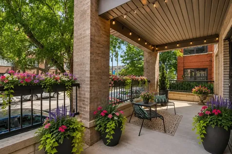 817 West Lawrence Avenue Chicago IL 60640