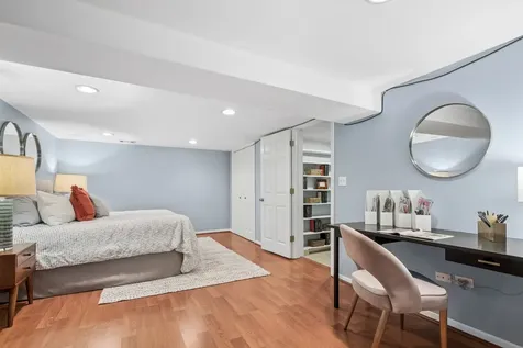 817 West Lawrence Avenue Chicago IL 60640