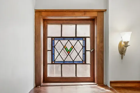 817 West Lawrence Avenue Chicago IL 60640