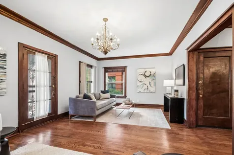 817 West Lawrence Avenue Chicago IL 60640