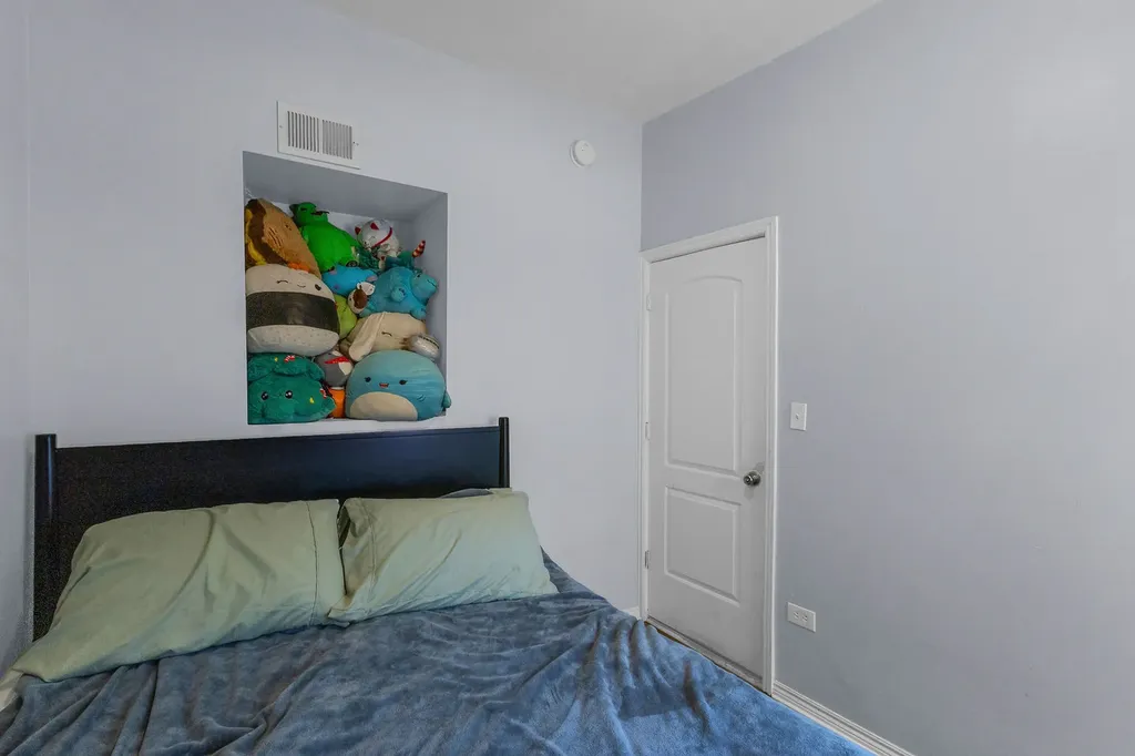 2243 South Sawyer Avenue Chicago IL 60623
