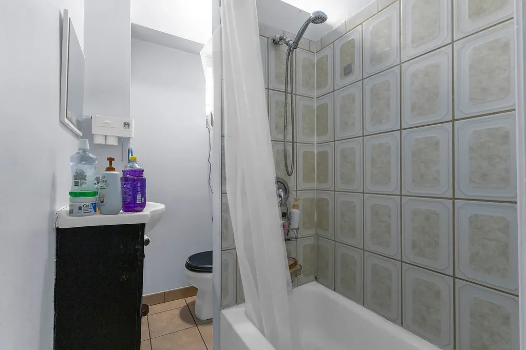 2243 South Sawyer Avenue Chicago IL 60623