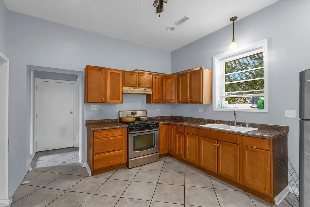 2243 South Sawyer Avenue Chicago IL 60623