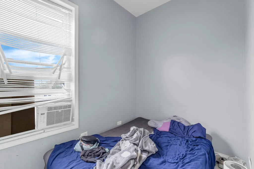 2243 South Sawyer Avenue Chicago IL 60623