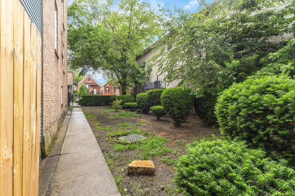 2243 South Sawyer Avenue Chicago IL 60623