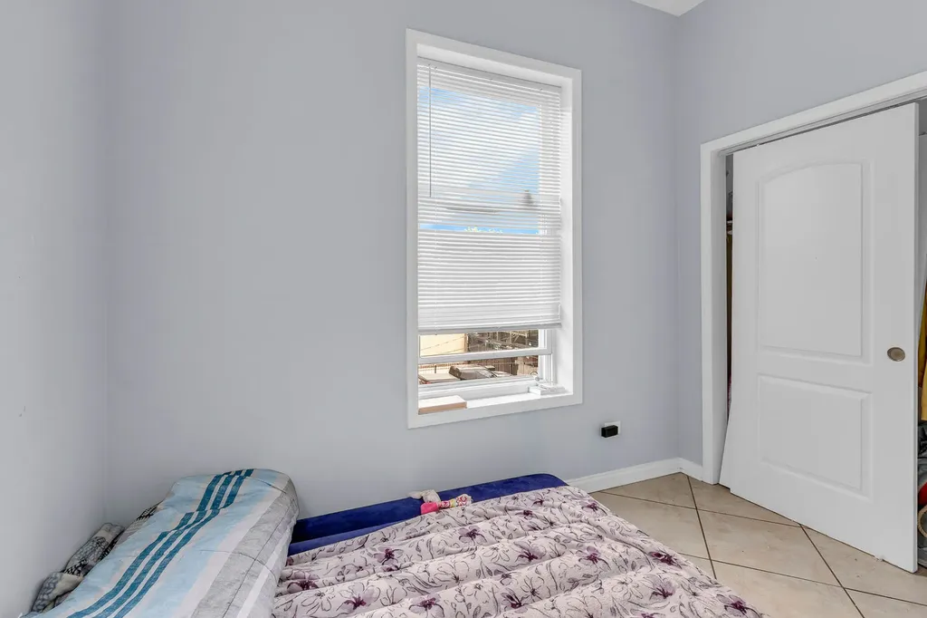 2243 South Sawyer Avenue Chicago IL 60623