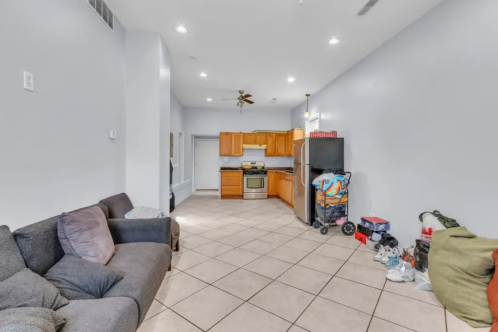 2243 South Sawyer Avenue Chicago IL 60623
