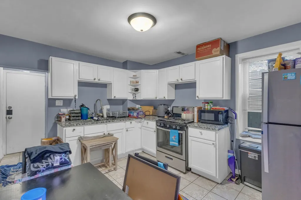 2243 South Sawyer Avenue Chicago IL 60623