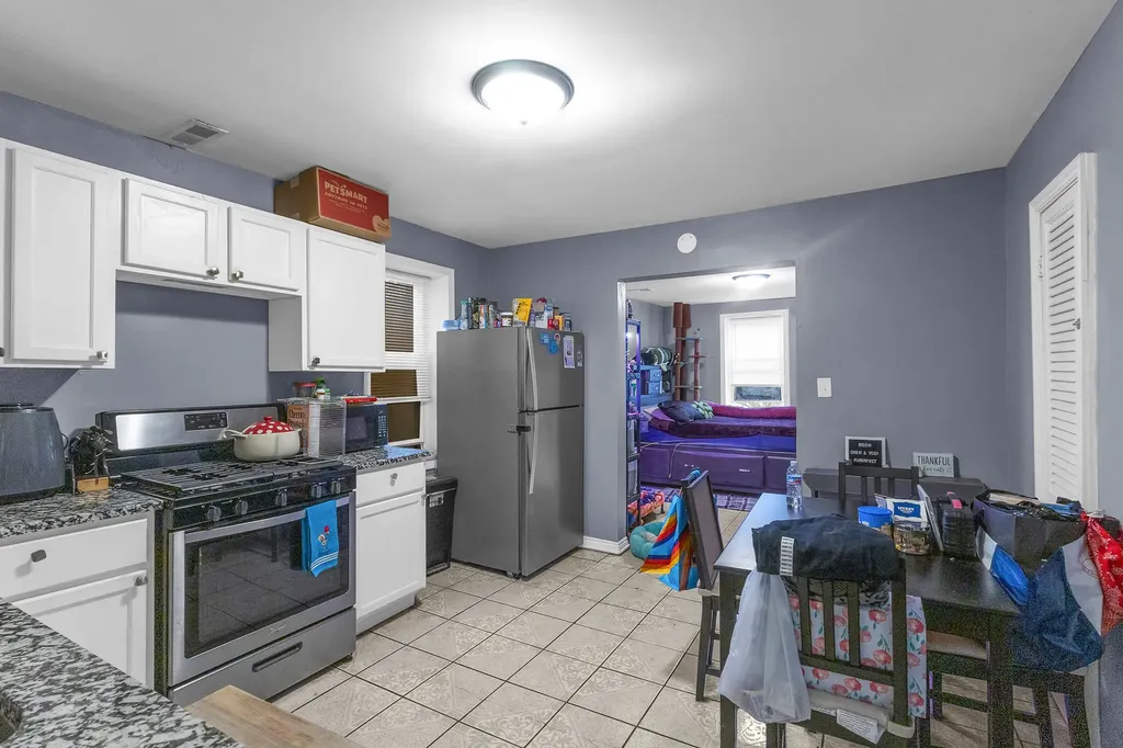 2243 South Sawyer Avenue Chicago IL 60623