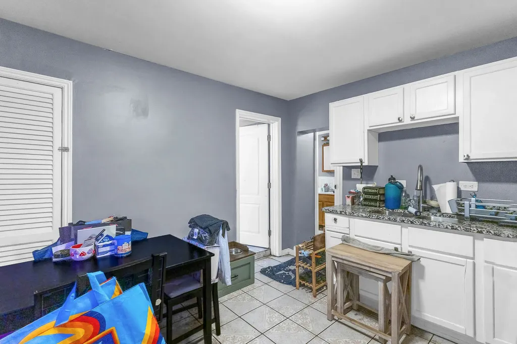 2243 South Sawyer Avenue Chicago IL 60623