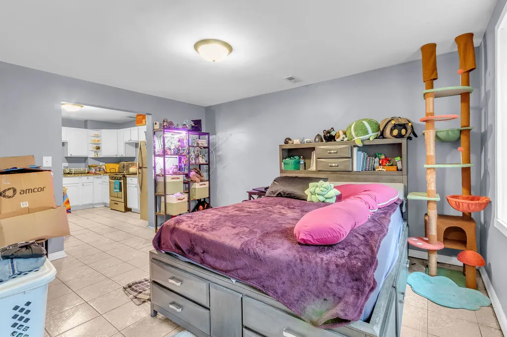 2243 South Sawyer Avenue Chicago IL 60623