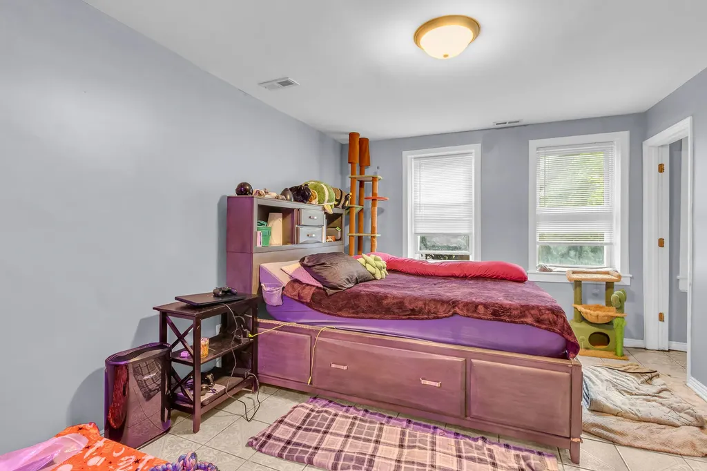 2243 South Sawyer Avenue Chicago IL 60623