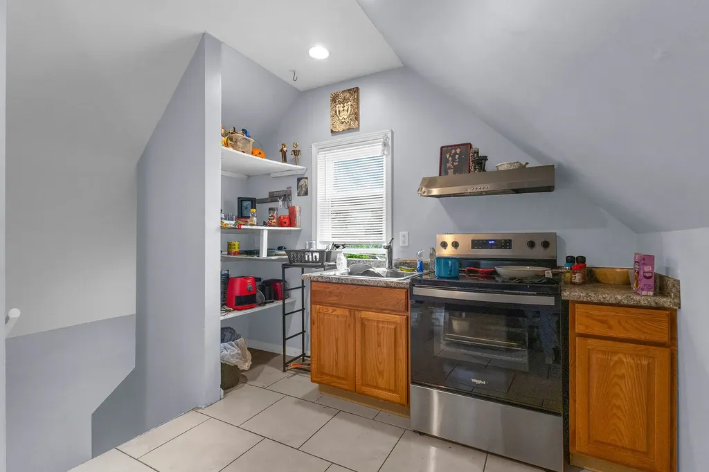 2243 South Sawyer Avenue Chicago IL 60623