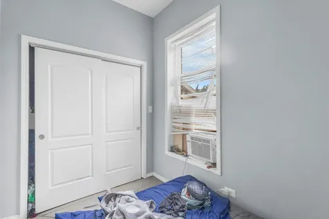 2243 South Sawyer Avenue Chicago IL 60623
