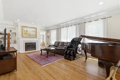 355 Oakdale Avenue Lake Forest IL 60045