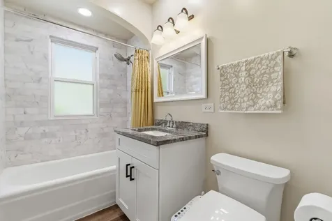 355 Oakdale Avenue Lake Forest IL 60045