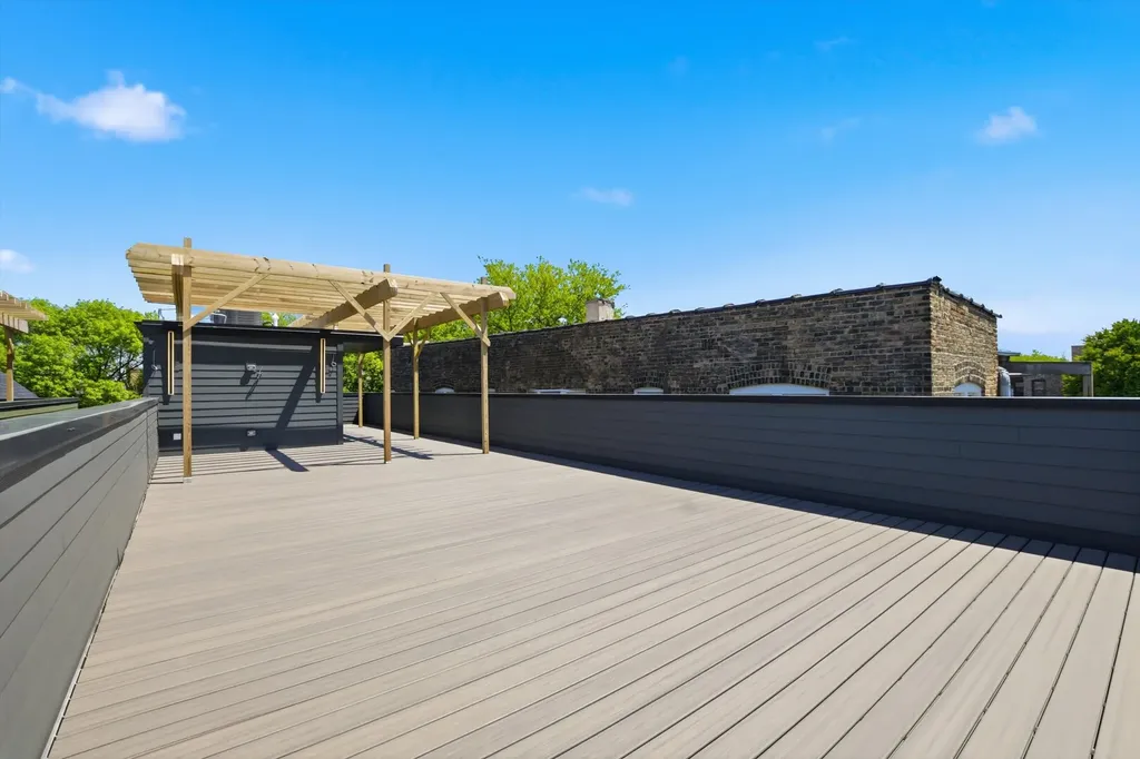 4442 North Greenview Avenue Chicago IL 60640