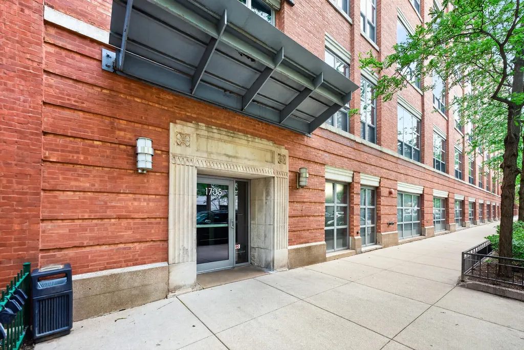 1735 North Paulina Street Chicago IL 60622