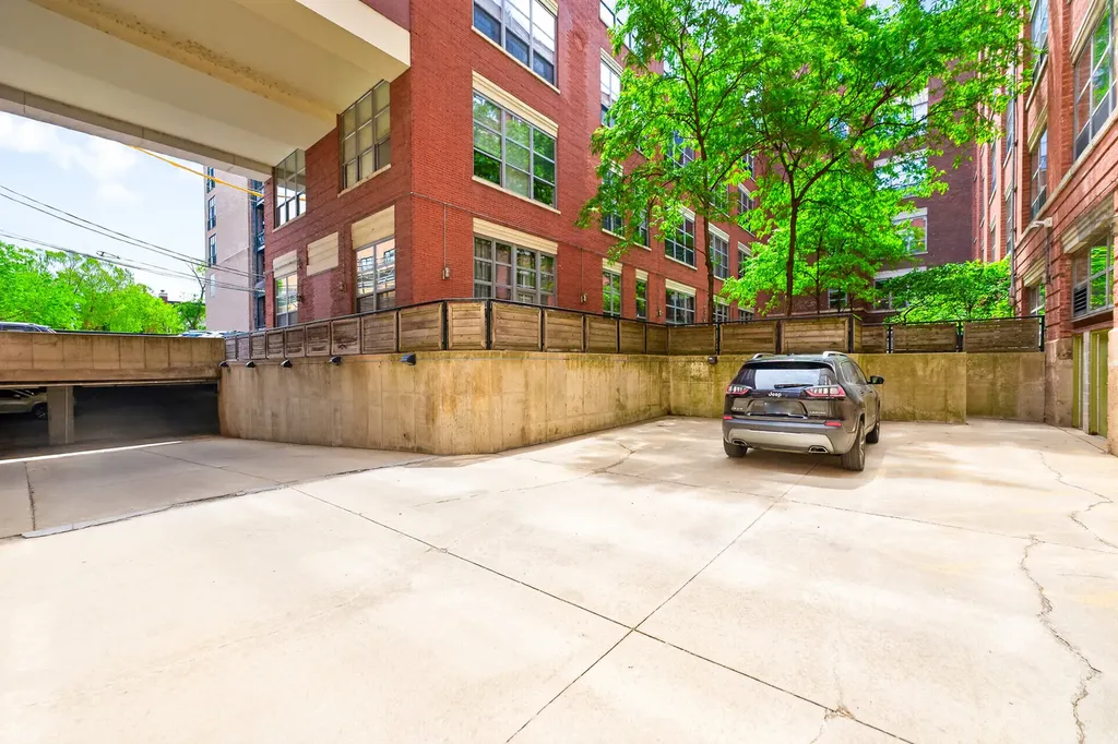 1735 North Paulina Street Chicago IL 60622