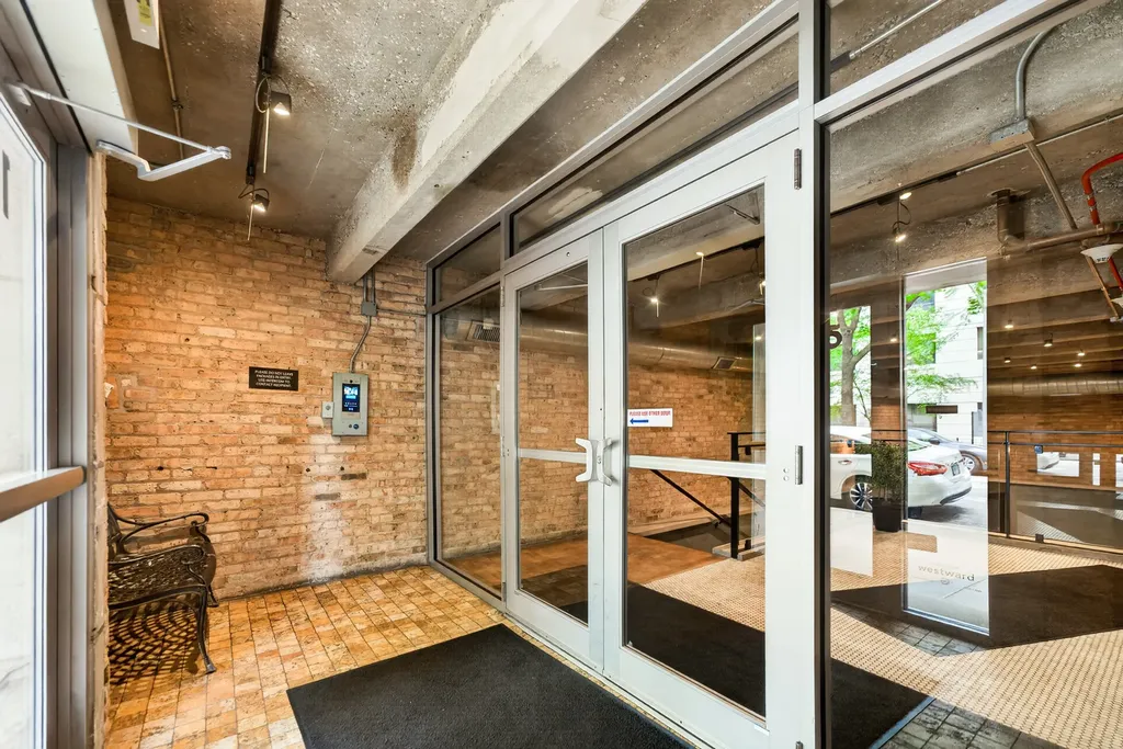 1735 North Paulina Street Chicago IL 60622