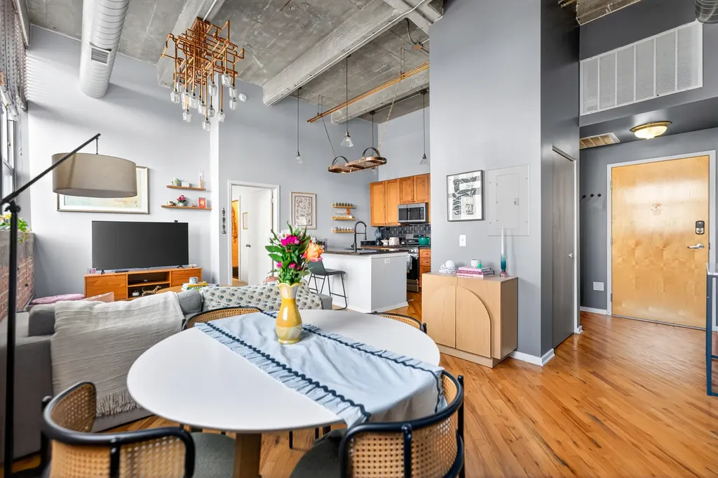 1735 North Paulina Street Chicago IL 60622