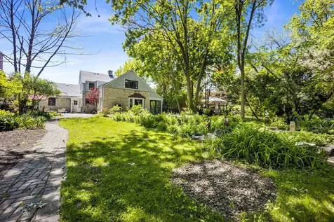 3029 Simpson Street Evanston IL 60201
