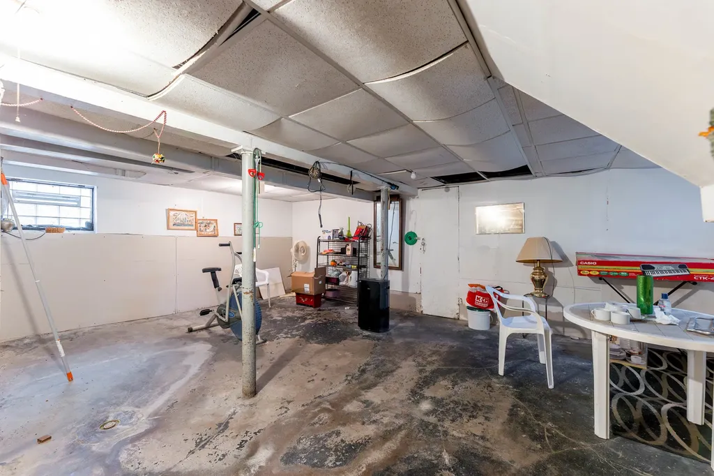 8129 South Cornell Avenue Chicago IL 60617