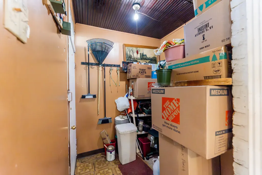 8129 South Cornell Avenue Chicago IL 60617