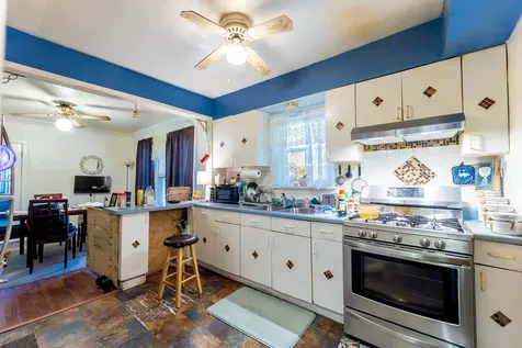 8129 South Cornell Avenue Chicago IL 60617