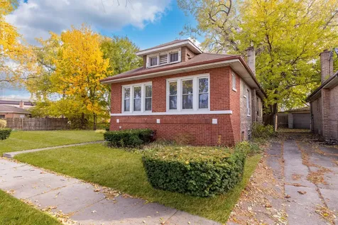 8129 South Cornell Avenue Chicago IL 60617