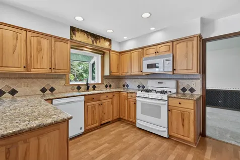 241 Wakefield Lane Geneva IL 60134