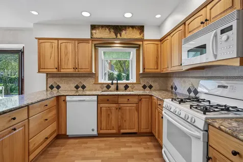 241 Wakefield Lane Geneva IL 60134