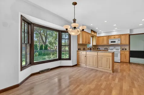 241 Wakefield Lane Geneva IL 60134