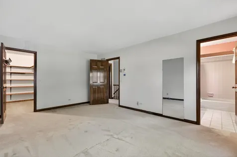 241 Wakefield Lane Geneva IL 60134
