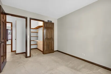 241 Wakefield Lane Geneva IL 60134