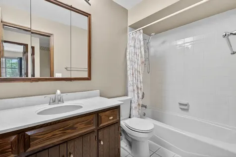 241 Wakefield Lane Geneva IL 60134