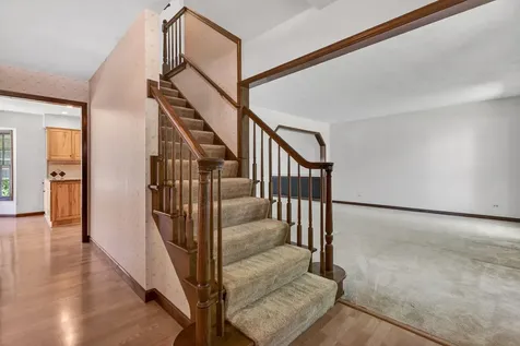 241 Wakefield Lane Geneva IL 60134