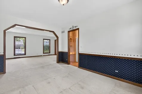 241 Wakefield Lane Geneva IL 60134