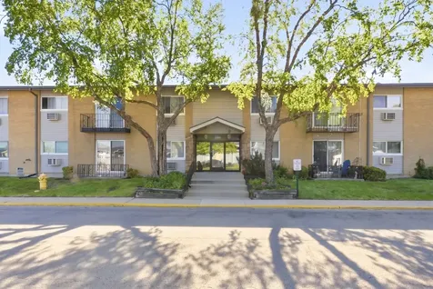 8828 North Leslie Lane Des Plaines IL 60016