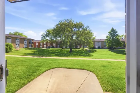 8828 North Leslie Lane Des Plaines IL 60016