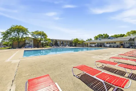 8828 North Leslie Lane Des Plaines IL 60016