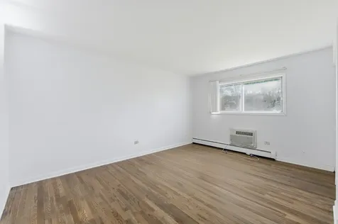 8828 North Leslie Lane Des Plaines IL 60016