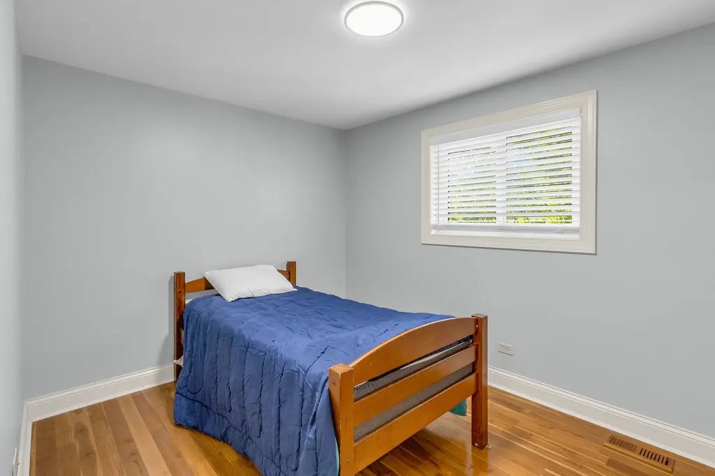 18w266 Knollwood Lane Villa Park IL 60181