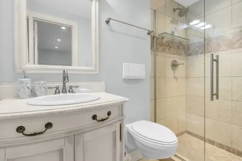 18w266 Knollwood Lane Villa Park IL 60181