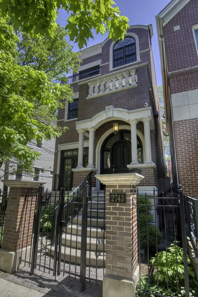 2743 North Dayton Street Chicago IL 60614